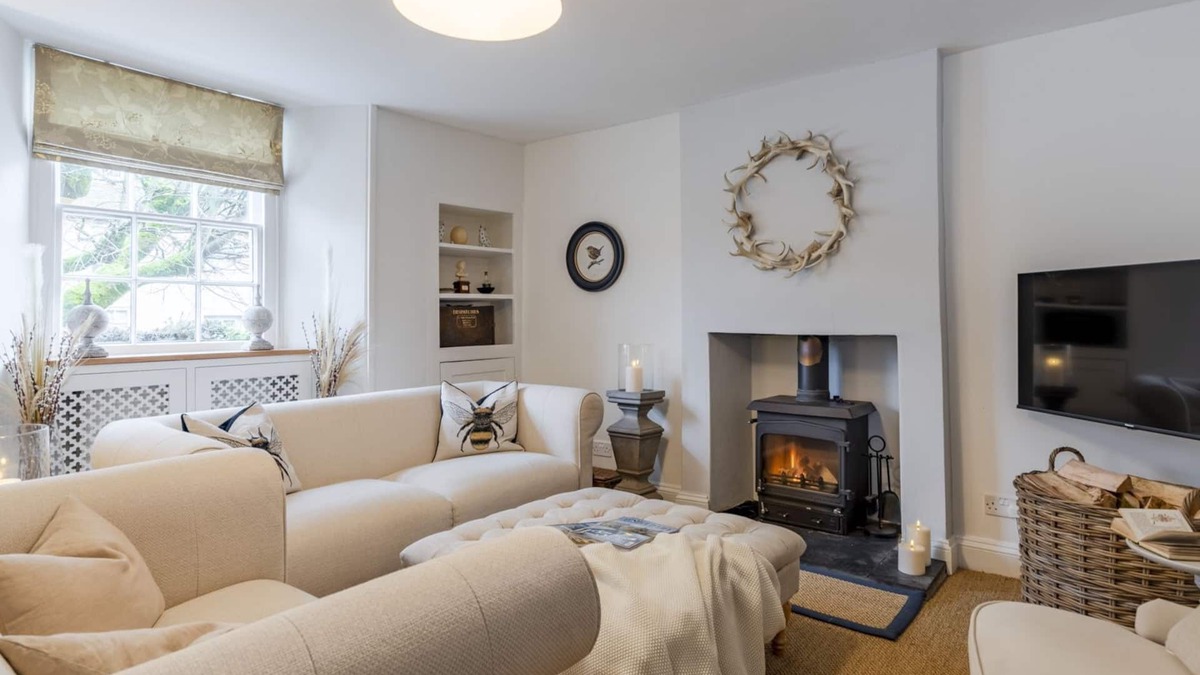 Chedworth Cottage | Antelope Cottage - Northleach, Cotswolds - near pubs
