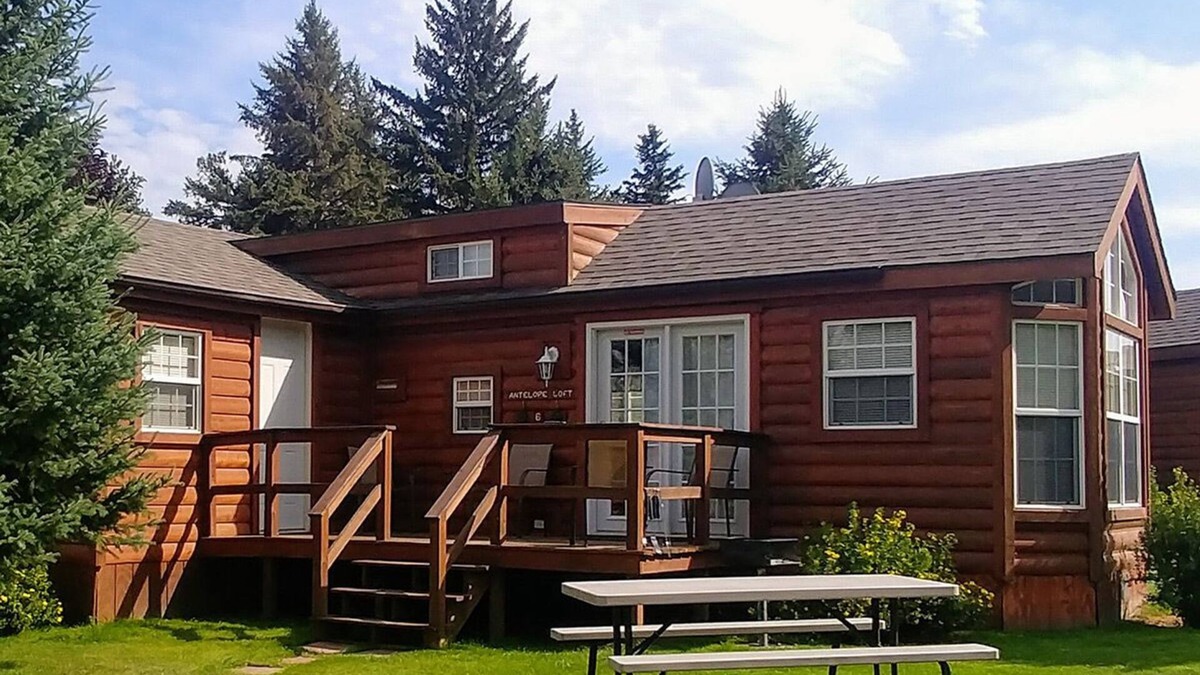 Rapid City Cabin | Antelope Loft: Cabins @ Creekside #6