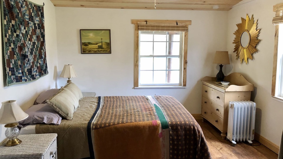 Zullinger Cabin | Antietam Toll House~ an historic waterfront cabin with fully fenced yard.