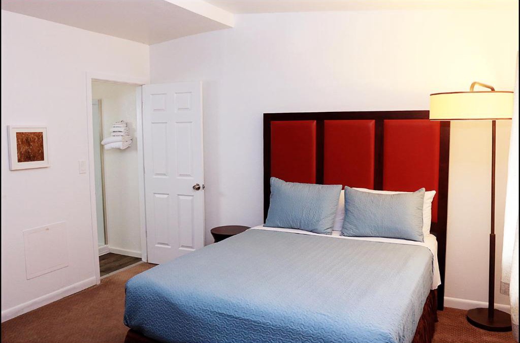 Frontier Hotel | Antler Motel