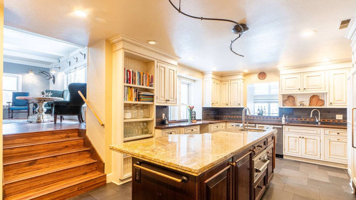 Durango Bed & Breakfast | Antlers on the Creek Bed & Breakfast