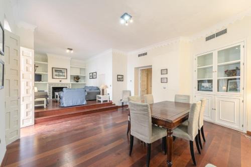 Santa Cruz Apartment | AoA Plaza Santa Marta