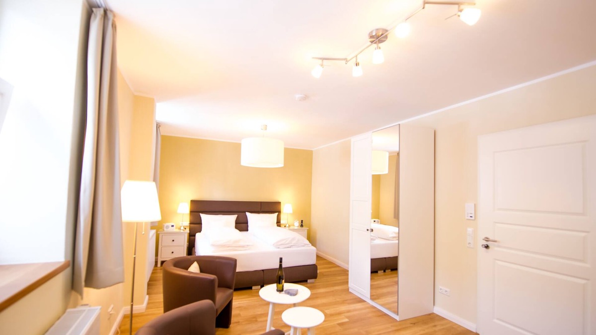 Uerzig Apartment | Ap 4 - Klosterberg-Junior Suite-Premium-Private Bathroom-Vineyard view