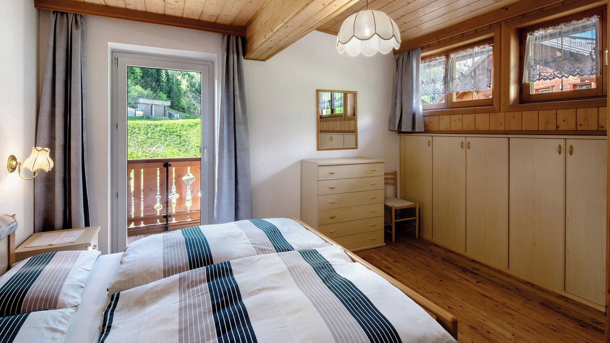 Arabba Apartment | Apartment 'Cesa Portados Gabi 2' with Mountain View, Shared Garden and Wi-Fi