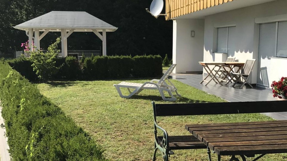 Unterburg am Klopeiner See Apartment | Apartment with living/bedroom, eat-in kitchen, balcony - Apartementhaus Helene