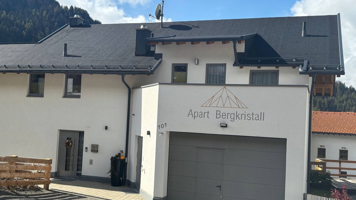 Nauders Apartment | Apart Bergkristall - apartment max. 4 adults + 1 child 3 years, 2 separate bedrooms, terrace