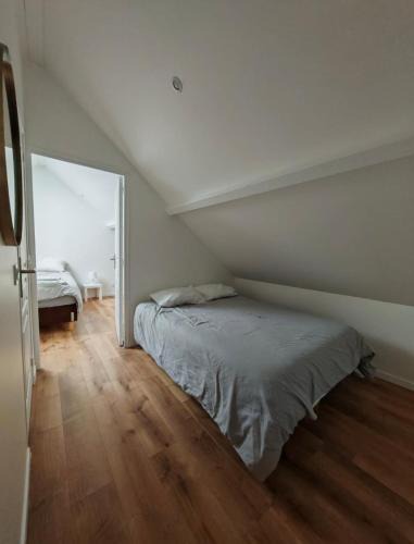 Fosses Apartment | Apart Fosses 10 min to PAsterix Airport PARIS 30 min