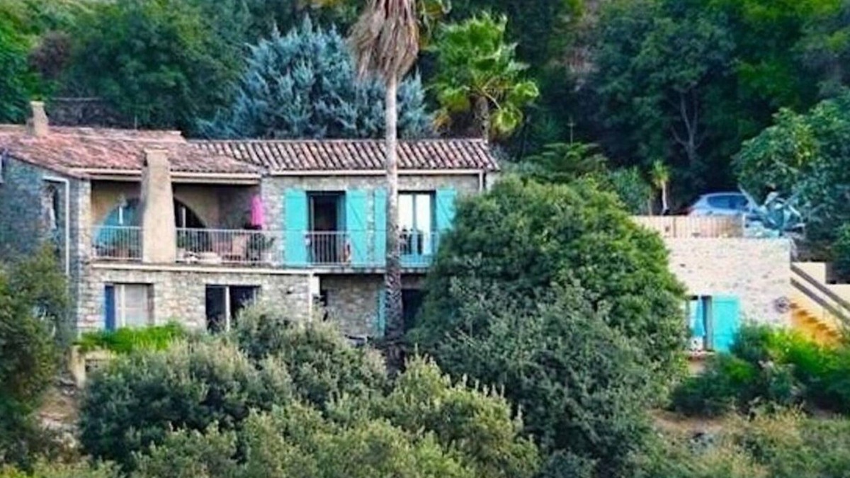 Santa-Reparata-di-Balagna Apartment | Apartment in Villa Sorbo with sea view