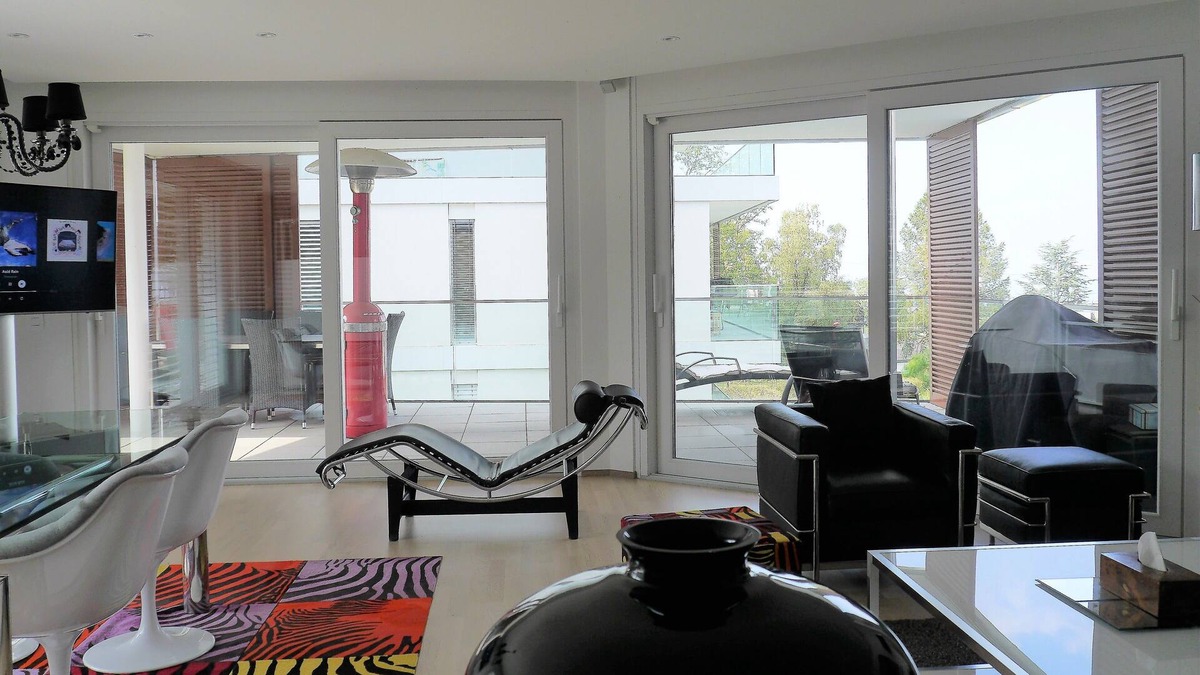 Le Mont-sur-Lausanne Apartment | Apart. nine high standing lake view (3 ch)