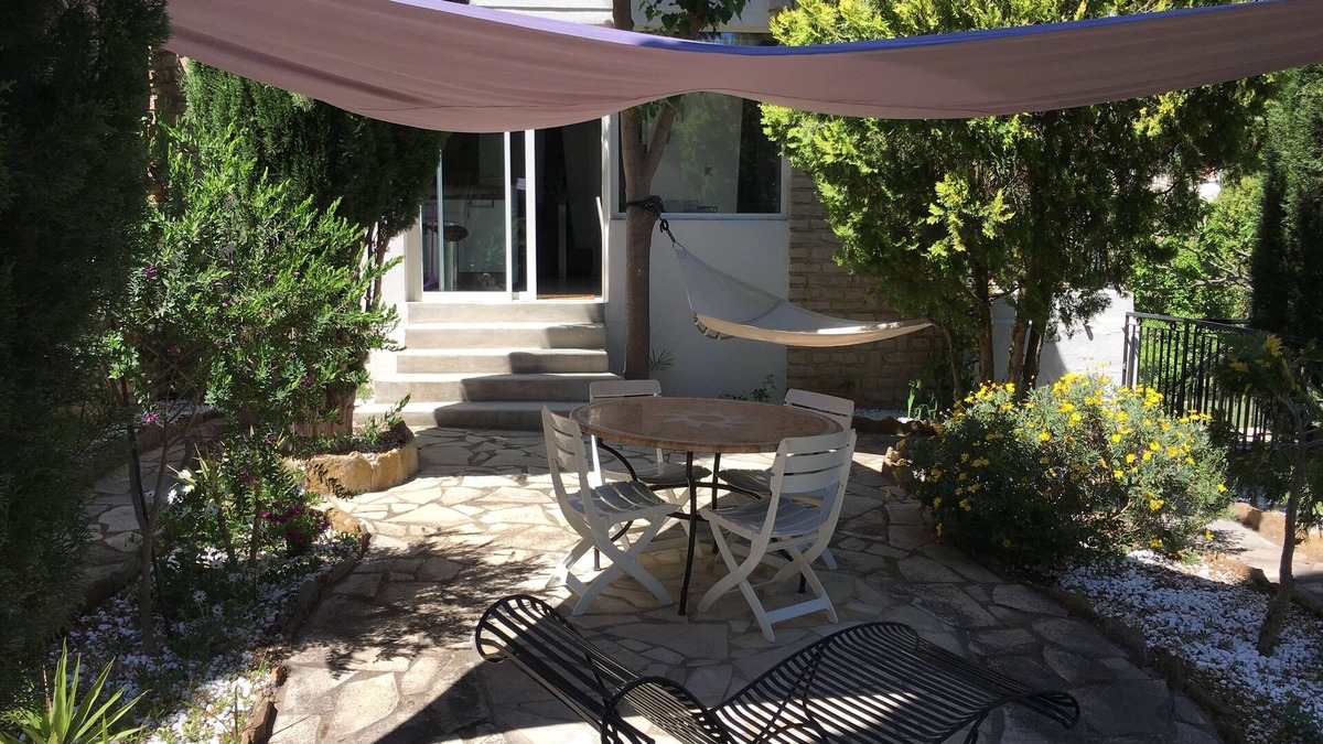 Bandol Apartment | Apart. T2 in house, terrace and private garden 100m from the sea