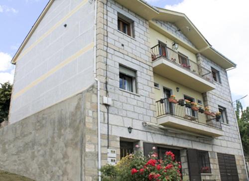 San Martin de Castaneda Apartment | Apartamentos Monasterio