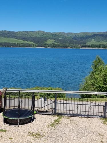 Frydman Apartment | APARTAMENT Z POMOSTEM nad Jeziorem Czorsztyńskim