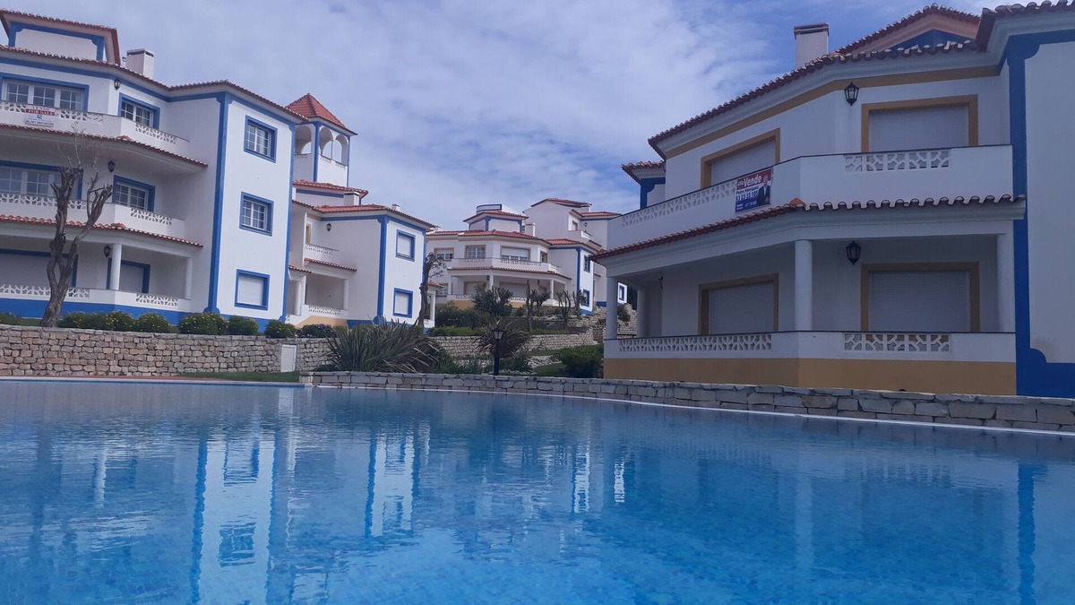 Praia del Rei Apartment | Apartamento em Condominio