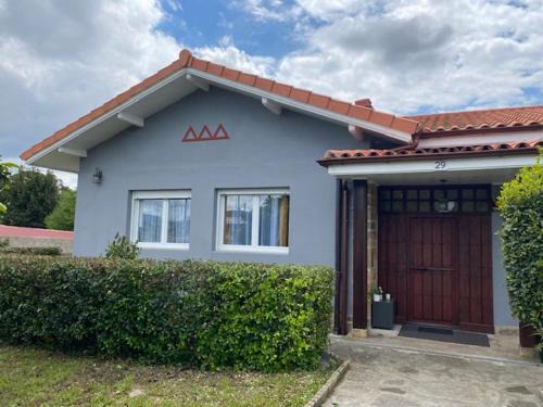 Erandio Apartment | APARTAMENTO NIK en casa chalet con parking y jardin