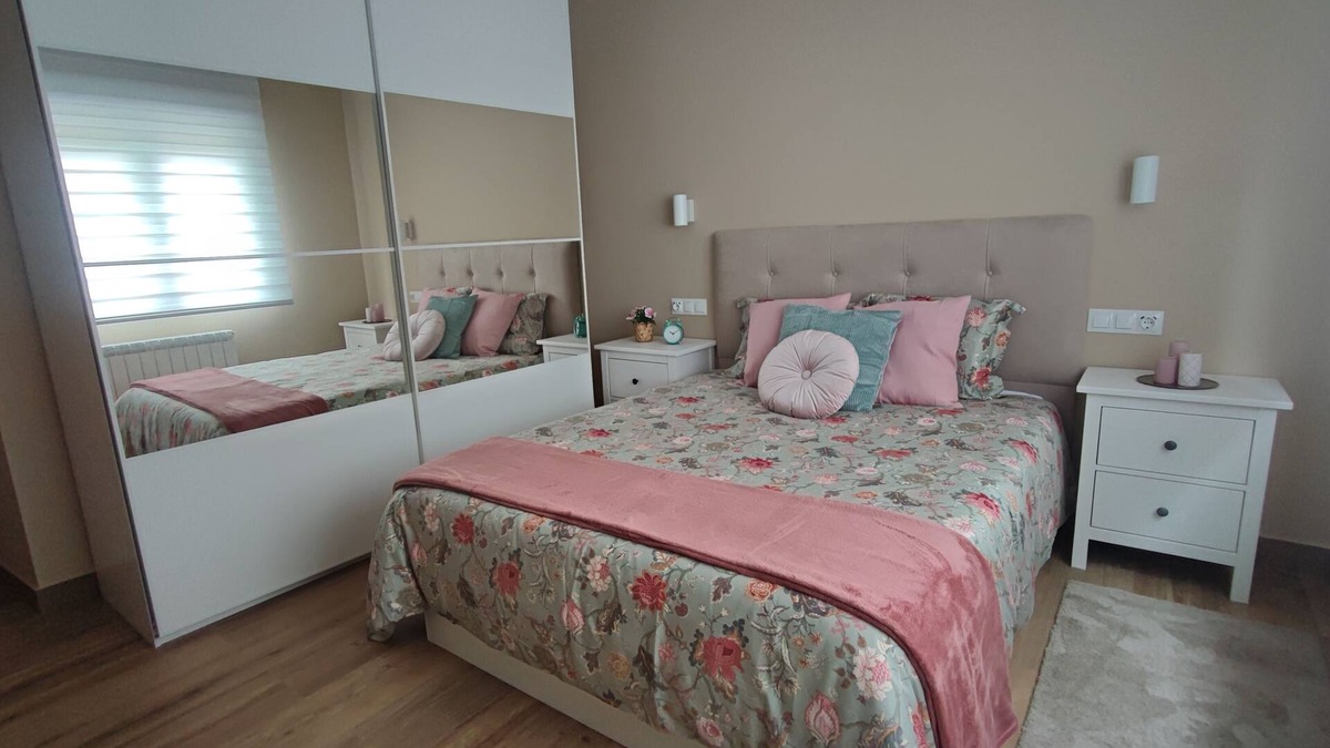 Aviles Apartment | Apartamento Plaza España