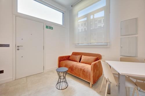 Milagrosa Apartment | Apartamentos la Colmena by Clabao