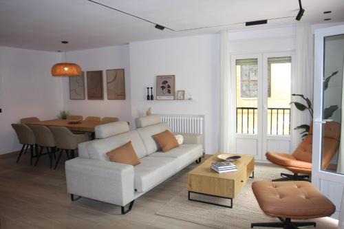 Haro Apartment | Apartamentos La Herradura Toneles