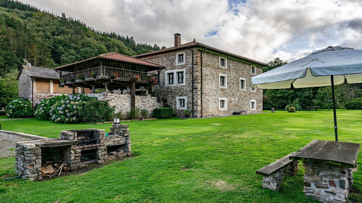 Yerbo House | Apartamentos Rurales Ca Lulon: La Chouría