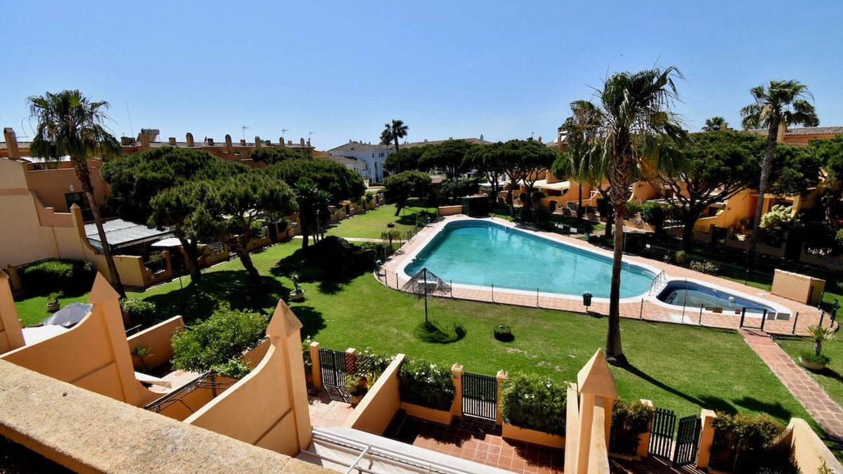 Poblado Sancti Petri House | Apartment Cristina in Sancti petri with communal swimming pool