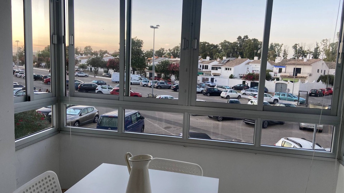 Valdelagrana Apartment | Apartment 'Valdelagrana Playa Y Piscina' with Shared Pool, Private Terrace and Wi-Fi