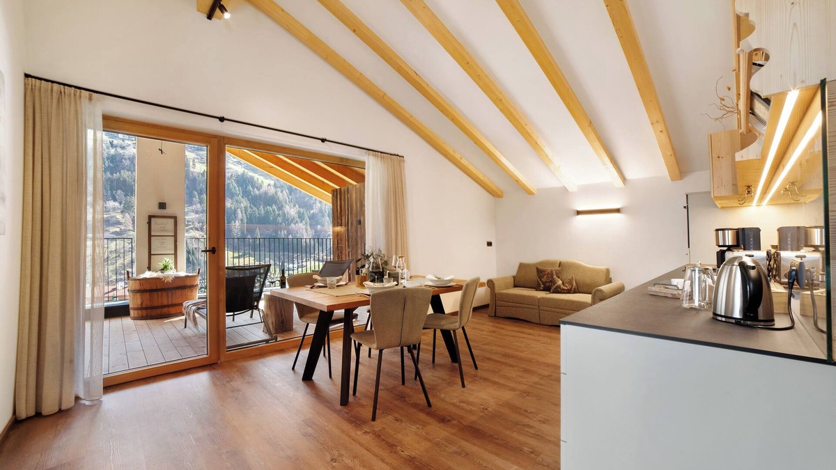 San Leonardo in Passiria Apartment | Apartment 'Federleicht' with Mountain View, Private Terrace and Wi-Fi