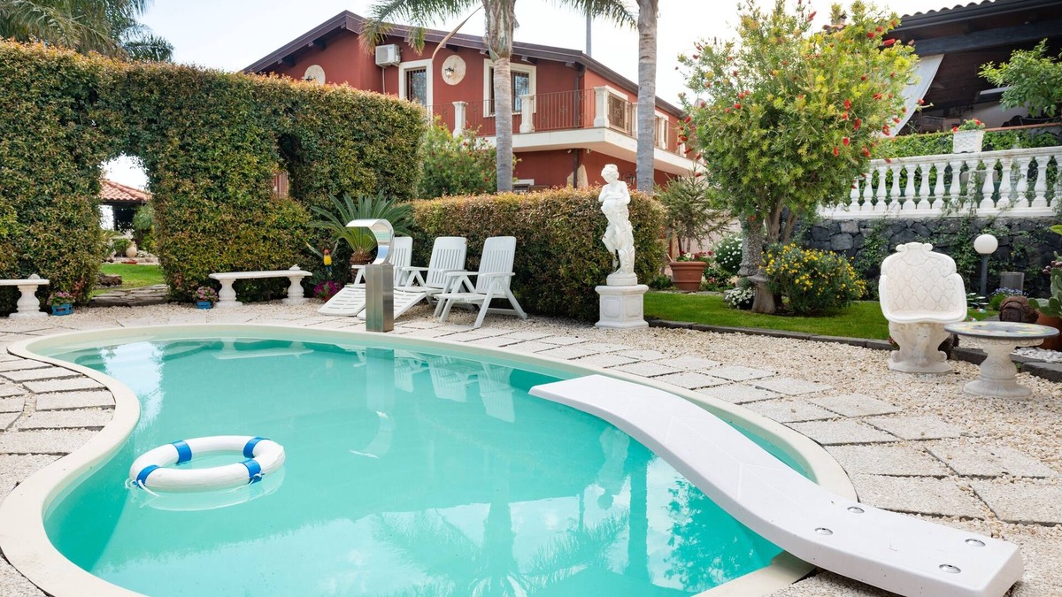 Santa Venera-Portosalvo Apartment | Apartment “Ai confini dell Etna 2” with Shared Pool, Great Views, Wi-Fi & Air Conditioning