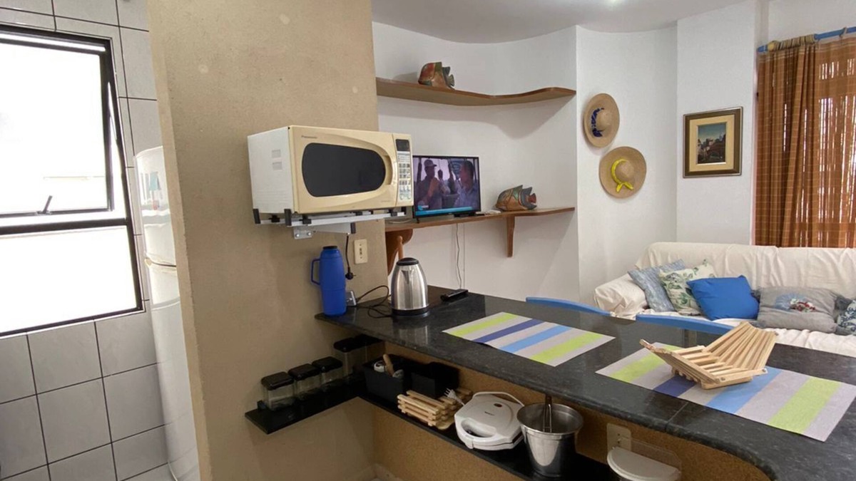 Castelo Branco Apartment | Apartment 100m from the sea/airy and comfortable/accepts small pets