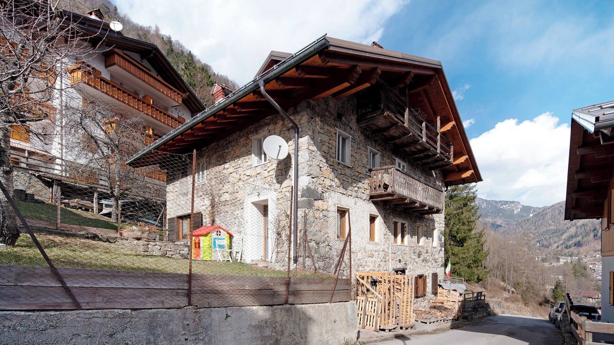 San Tomaso Agordino Apartment | Apartment 'La Casa Di Bryan' with Mountain View and Private Garden