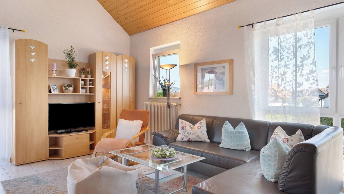 Sasbach am Kaiserstuhl Apartment | Apartment '45qm' with Balcony, Wi-Fi and Air Conditioning