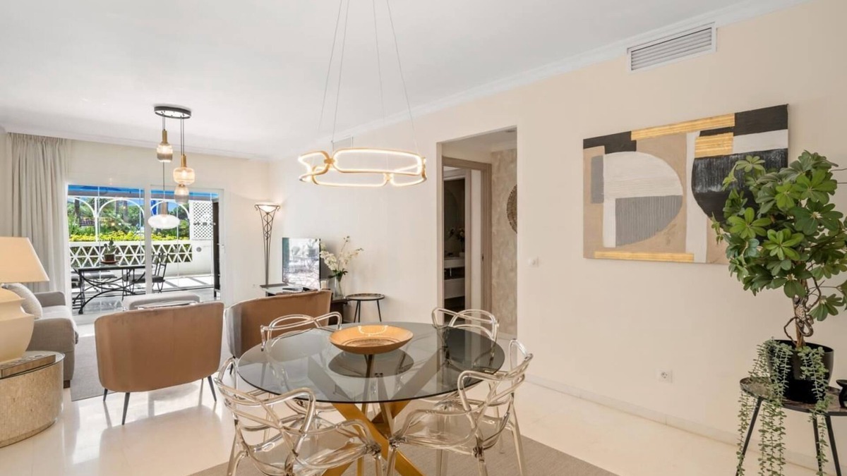 Puerto Banus Apartment | Apartment in Las Gaviotas for 4 people | 2-B04