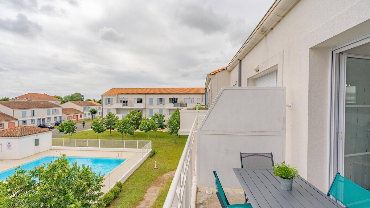 Marennes Apartment | Apartment 'Evasion Charentaise' with Shared Pool, Balcony and Wi-Fi
