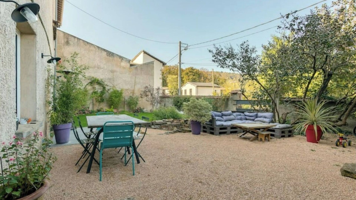 Saint-Cyr-au-Mont-d'Or House | Apartment with garden in charming property