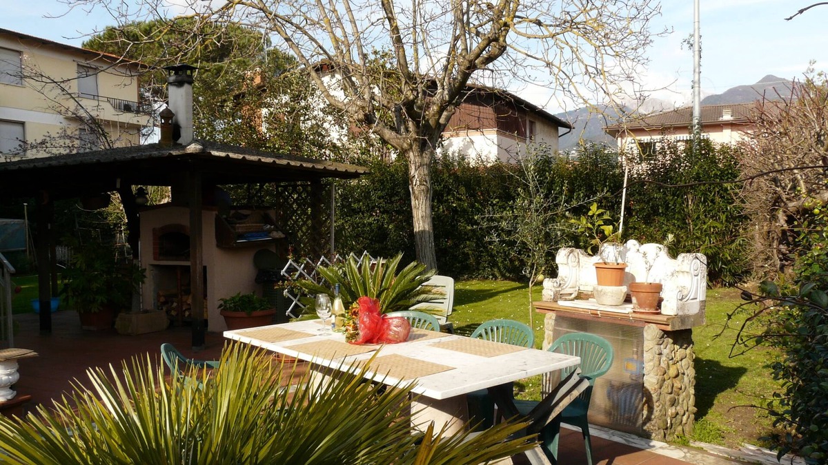 Cinquale Apartment | Apartment in Cinquale,Versilia,garden,barbecue,family friendly, sleeps 4