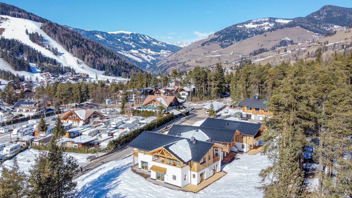 Mareo Apartment | Apartment "Les Ciases Chalets Dolomites Apt 2" with Private Balcony, Shared Sauna & Wi-Fi