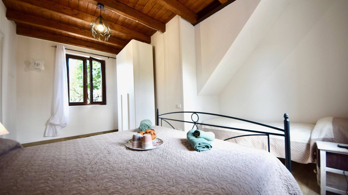 Santo Stefano di Magra Apartment | Apartment 'Casa Di Greta E Francesca 3' with Shared Garden, Wi-Fi and Air Conditioning