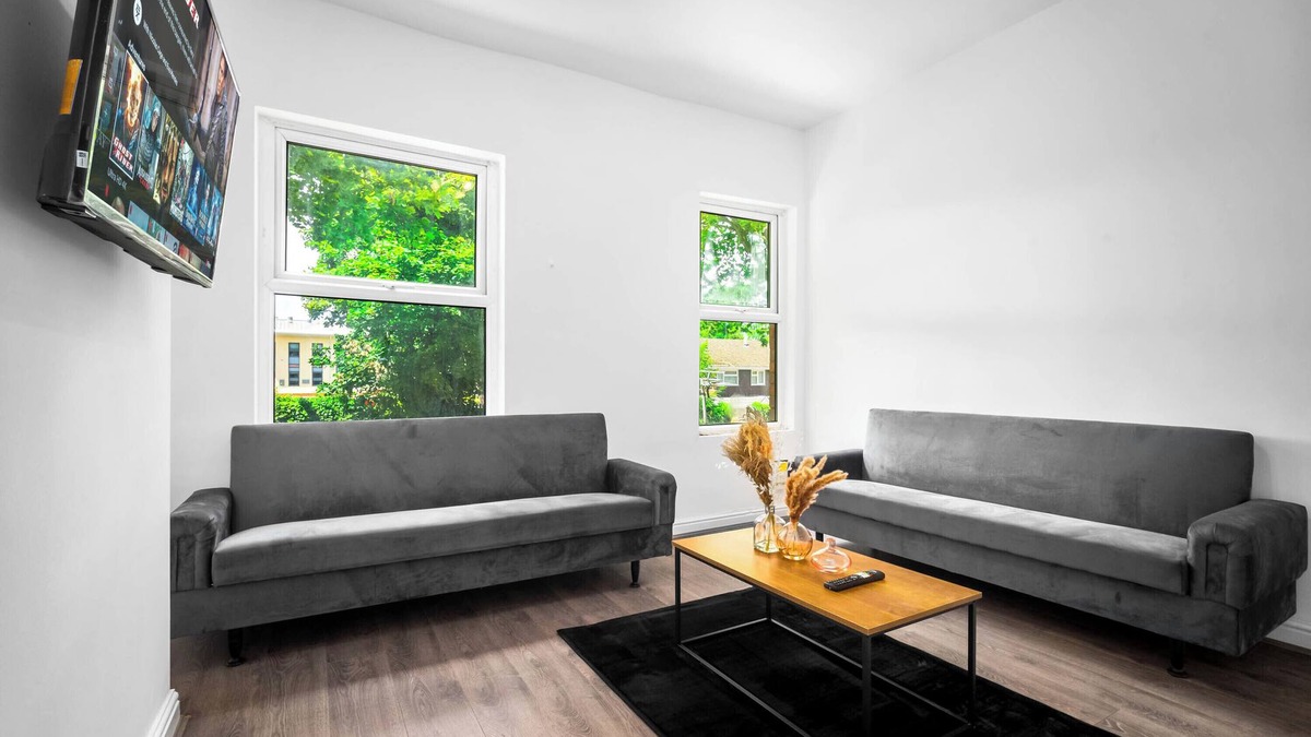 Acocks Green Apartment | Apartment 1 Bedroom,Sleeps6,Parking