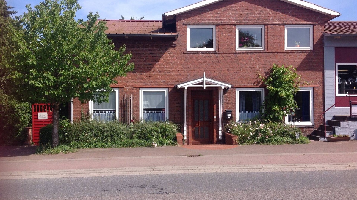 Suederluegum Condo | Apartment (100 sqm) in a historic building with good facilities near the North Sea