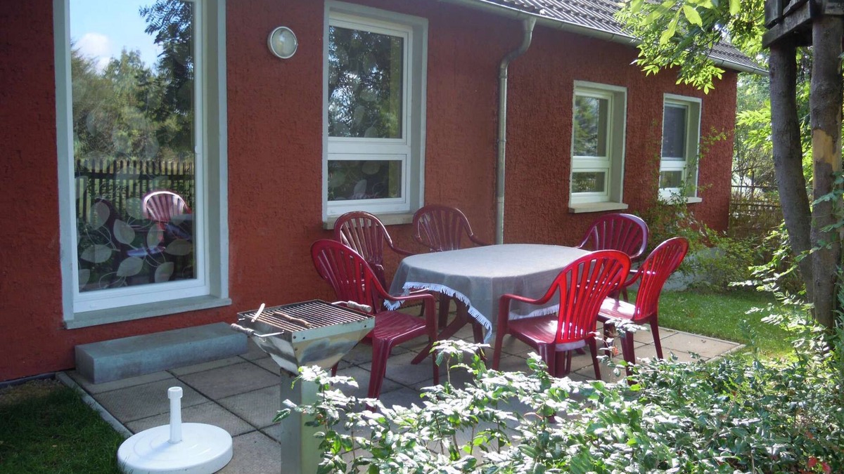 Kranichfeld Apartment | Apartment 2, 2 bedrooms with double bed, 2 extra beds (1 x bedroom, 1 x living area).