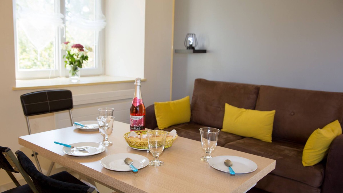 Pleudihen-sur-Rance Apartment | Apartment 2/4 People between Dinan and Saint Malo wifi, sheets, included