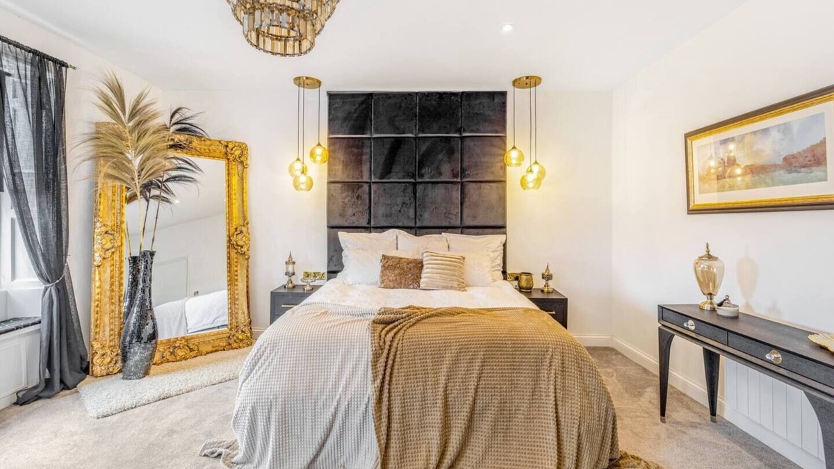 Boston Apartment | Apartment 2, where luxury, and splendour are!