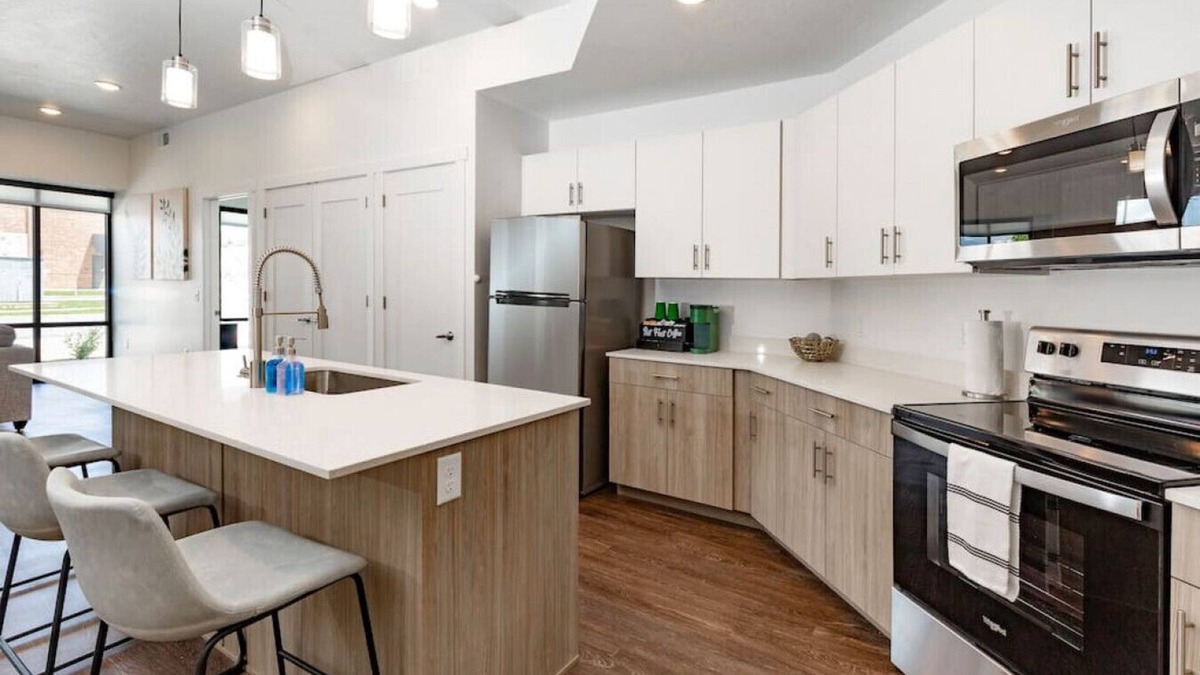 North Salt Lake Apartment | Apartment 2110 · Luxury style 2 bed 2 bath apartment
