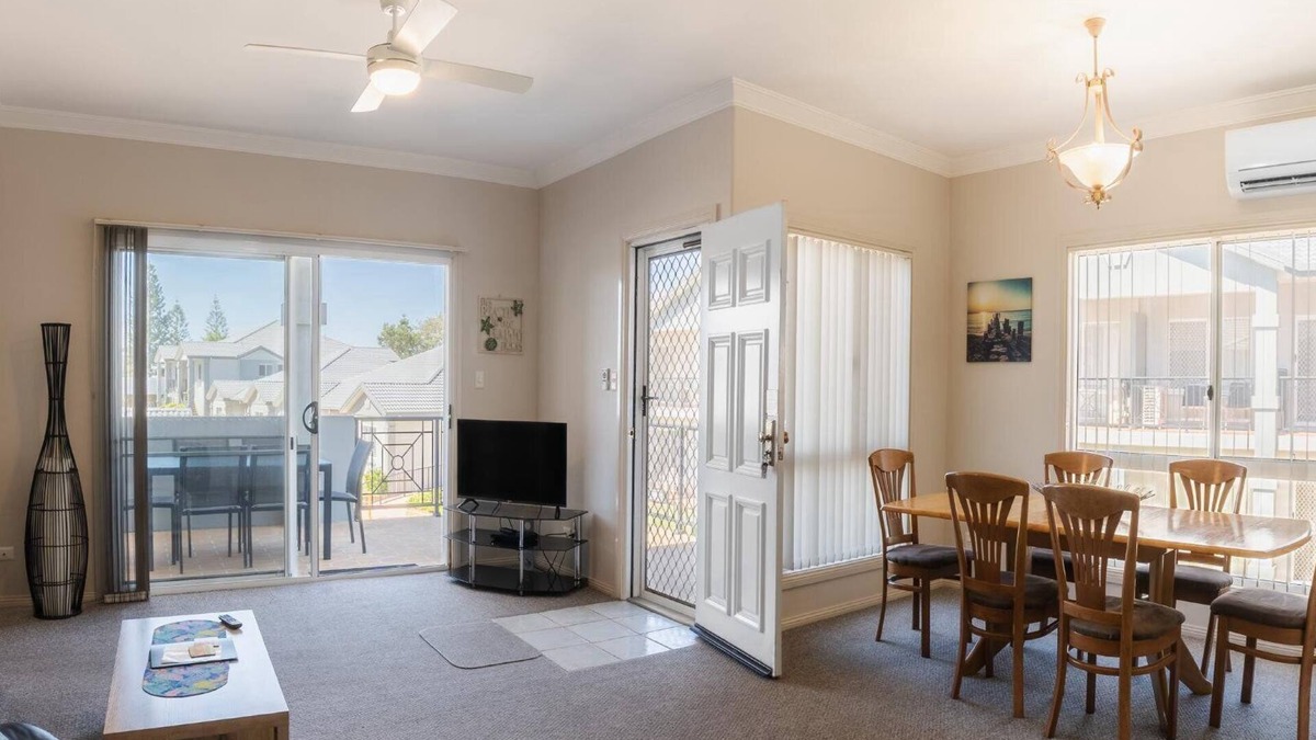 Old Bar House | Apartment 23 @ The Meridian