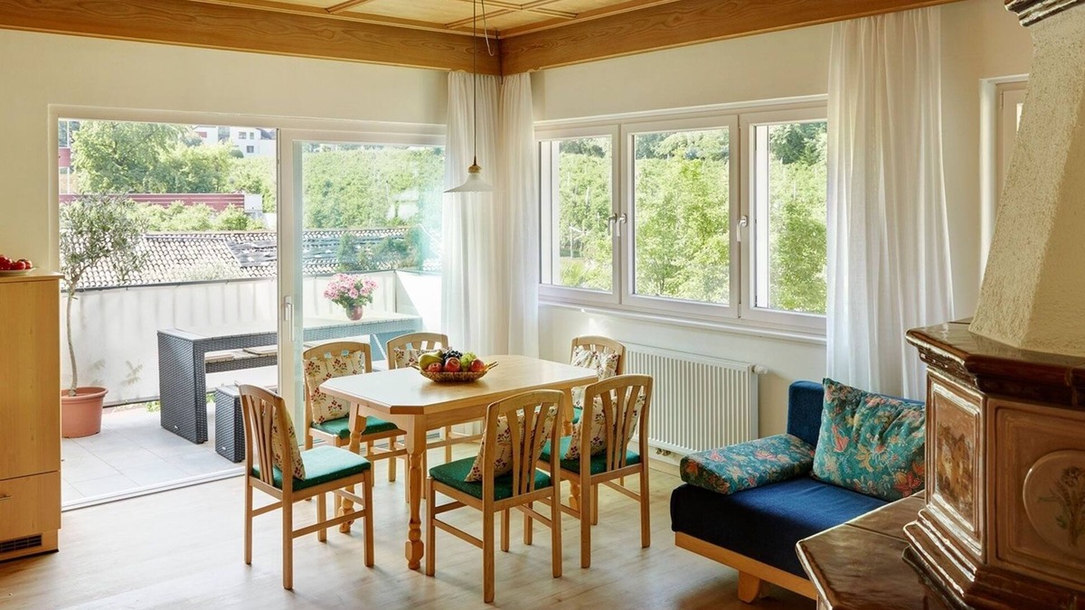 Nalles Apartment | Apartment "2SZ Jonathan Kreuzwegerhofnals" with Mountain View, Pool, Balcony & Garden