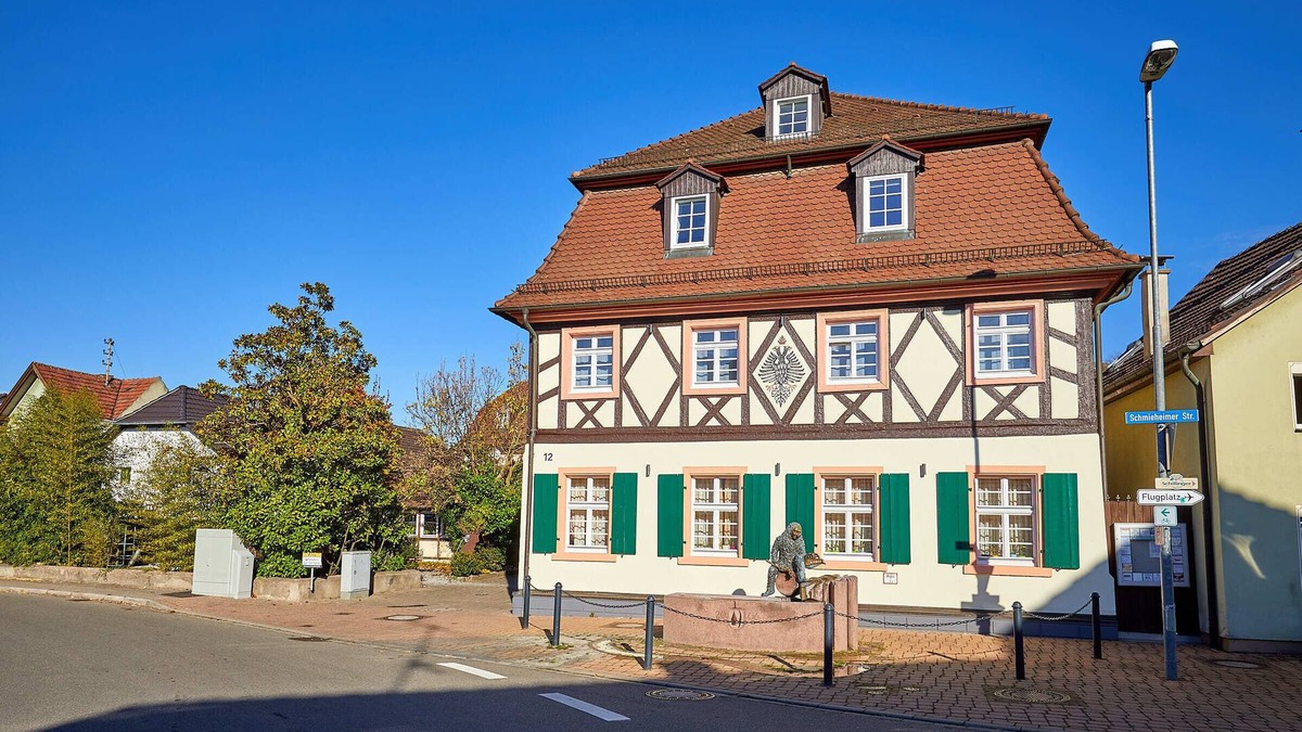 Altdorf Apartment | Apartment 3 - Large apartment for up to 12 people