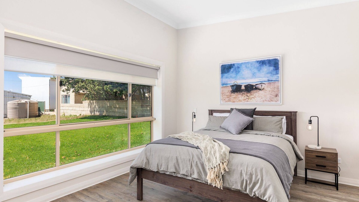 Carpenter Rocks Apartment | Apartment 3 - Luxury Apartment & Rooms - Free Wifi - Close To Beach