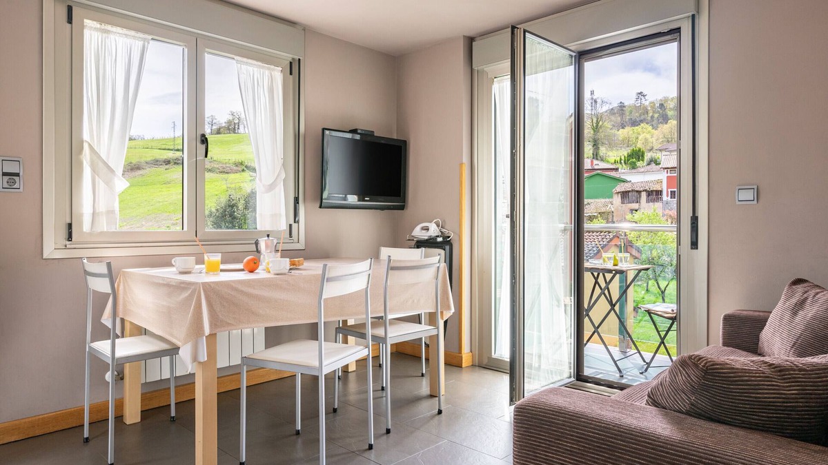 Cangas de Onis Apartment | Apartment '3ºd Apartamento 4 Adultos' with Balcony and Wi-Fi