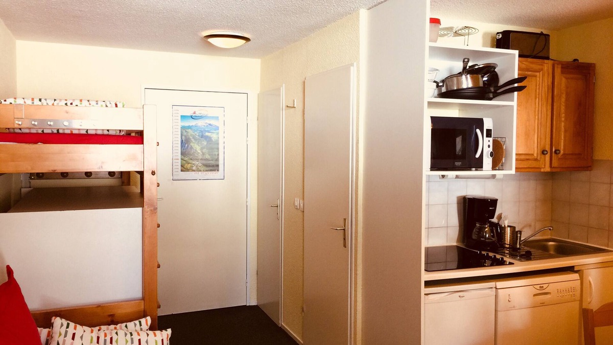 Eclose-Est Apartment | ⛄️⛷ APARTMENT 4 ADULTS/1 CHILD- ALPE D HUEZ .QUARTIER L’ECLOSE