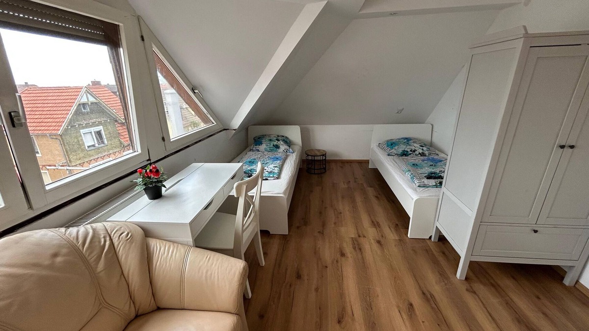 Leimen Apartment | Apartment '4' with Balcony and Wi-Fi