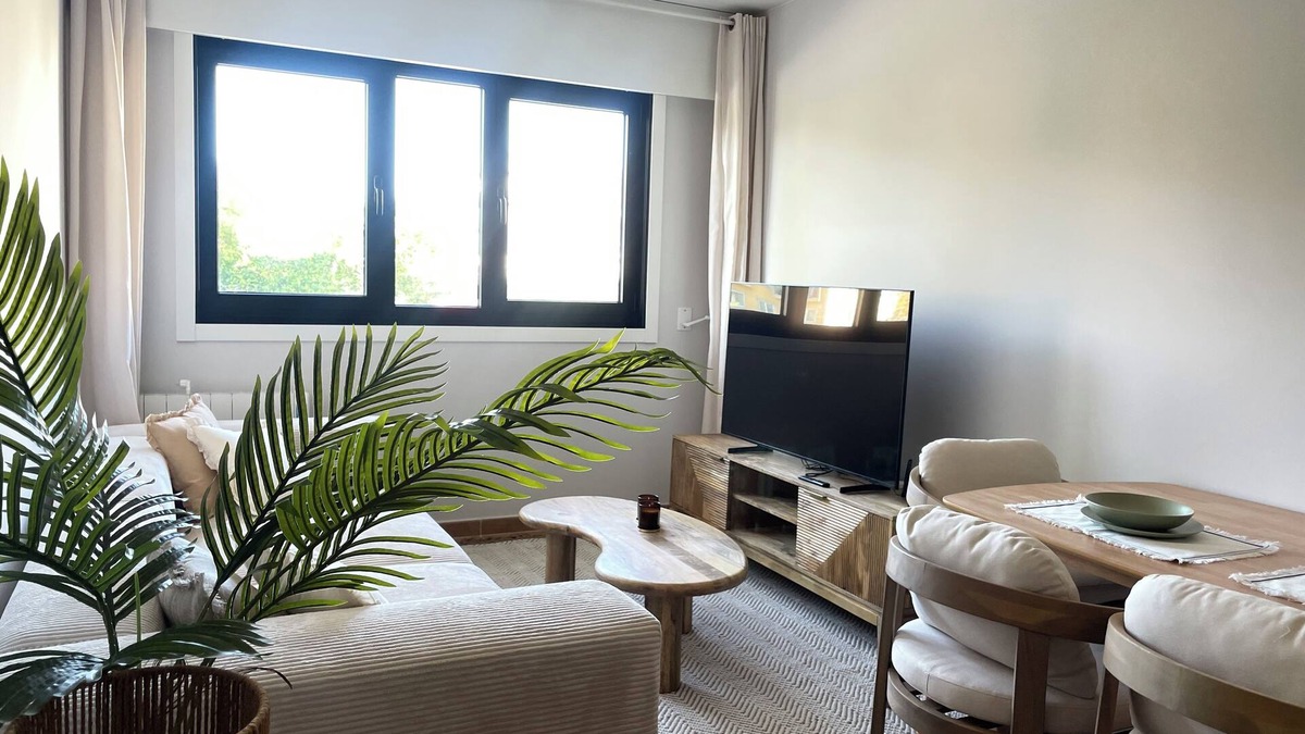 Ares Apartment | Apartment 400 meters from the beach in Ares. Garage included.