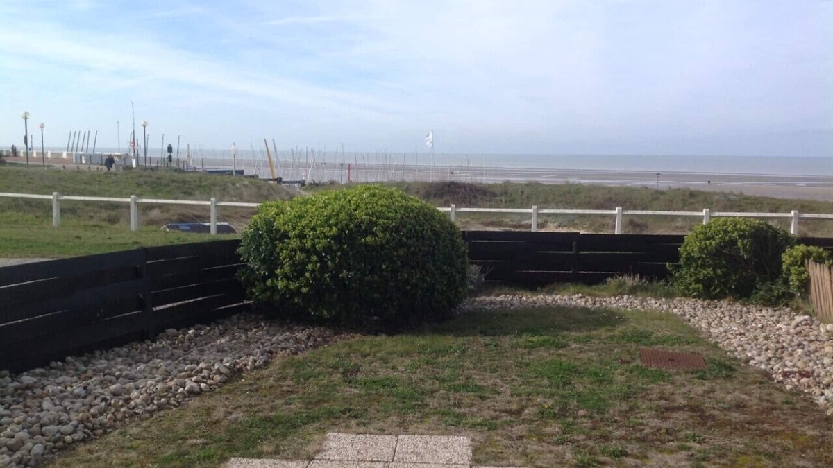 Hardelot-Plage Apartment | APARTMENT 46 M2 BEACH FLOOR (feet in the water)